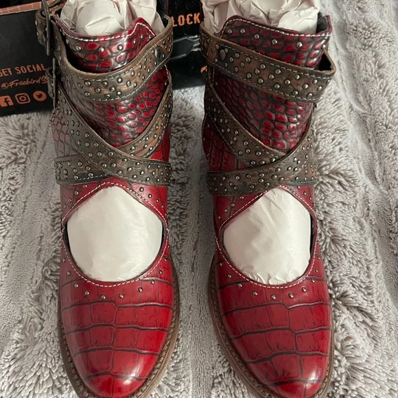 Freebird Red Croco Saphire Ankle Booties size 8 - Picture 2 of 9